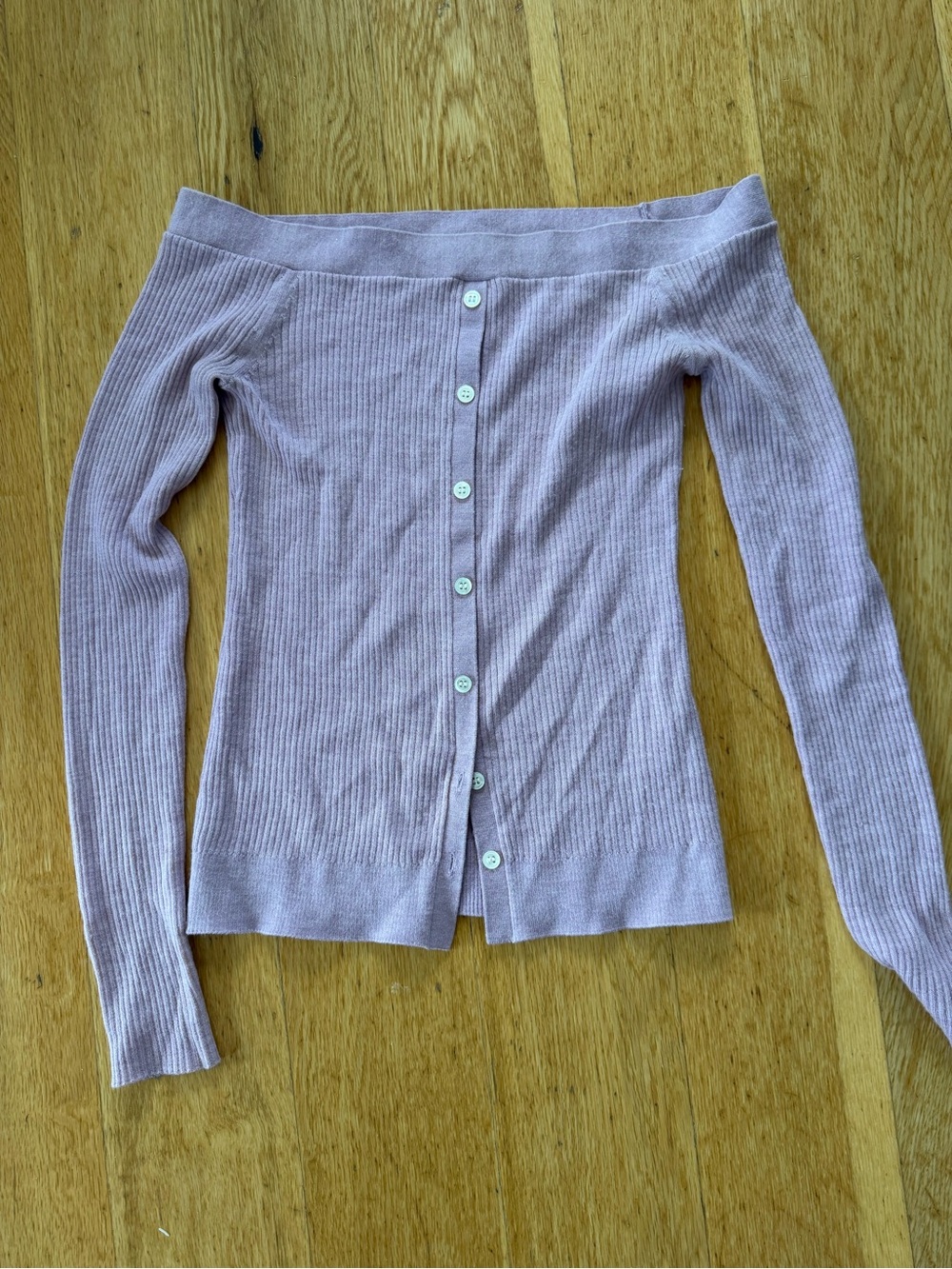 Frame Denim Off-the-Shoulder Ribbed Button-Front Sweater - Light Mauve Pink